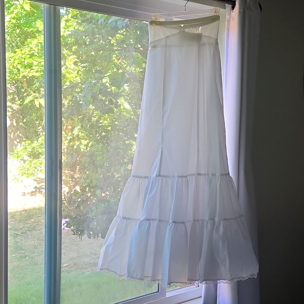 David's Bridal Trumpet Slip